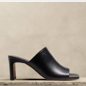 BANANA REPUBLIC LUCCA LEATHER SQUARE-TOE MULE